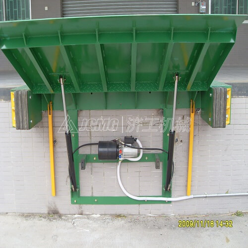 無地坑固定式登車橋